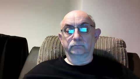 Snapshot of grey_dom chatting on 12-12-24, 02:44 Master Sir online show from 12-12-24, 02:44