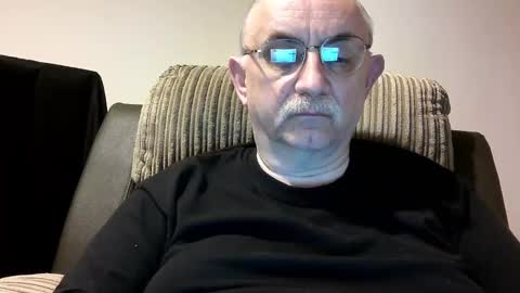 Snapshot of grey_dom chatting on 12-27-24, 07:14 Master Sir online show from 12-27-24, 07:14