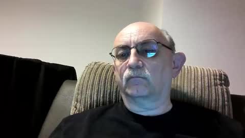 Snapshot of grey_dom chatting on 12-29-24, 02:10 Master Sir online show from 12-29-24, 02:10