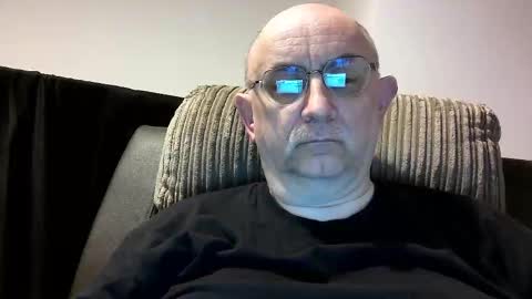 Snapshot of grey_dom chatting on 03-02-25, 04:32 Master Sir online show from 03-02-25, 04:32