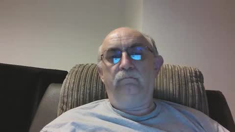 Snapshot of grey_dom chatting on 10-17-25, 07:27 Master Sir online show from 10-17-25, 07:27