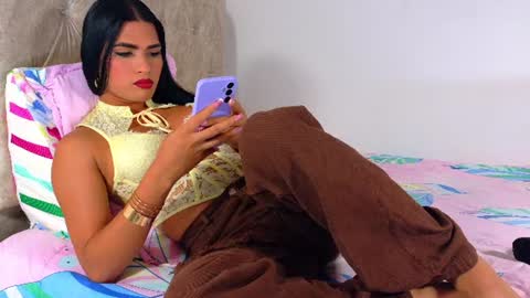 Snapshot of greys02 chatting on 06-14-26, 12:19 greys02 online show from 06-14-26, 12:19