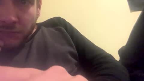 Snapshot of greyvan96 chatting on 11-22-25, 05:17 Perfectlyaveragesavage online show from 11-22-25, 05:17