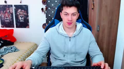 Snapshot of griego01 chatting on 12-18-24, 06:46 griego01 online show from 12-18-24, 06:46