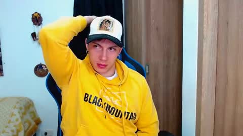 Snapshot of griego01 chatting on 01-15-25, 12:19 griego01 online show from 01-15-25, 12:19