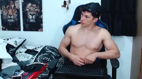 Snapshot of griego01 chatting on 03-05-25, 07:16 griego01 online show from 03-05-25, 07:16