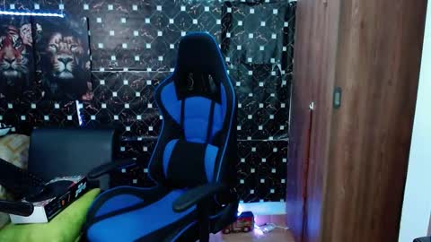 Snapshot of griego01 chatting on 09-28-25, 05:46 griego01 online show from 09-28-25, 05:46