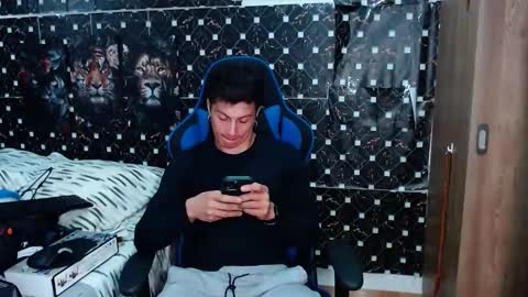 Snapshot of griego01 chatting on 01-08-26, 02:14 griego01 online show from 01-08-26, 02:14