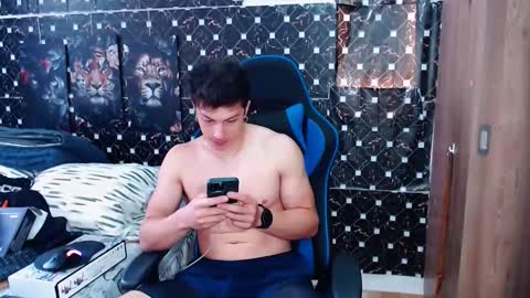 Snapshot of griego01 chatting on 01-08-26, 06:10 griego01 online show from 01-08-26, 06:10