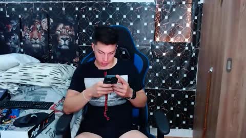 Snapshot of griego01 chatting on 02-07-26, 05:27 griego01 online show from 02-07-26, 05:27