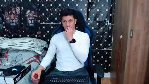 Snapshot of griego01 chatting on 02-27-26, 06:24 griego01 online show from 02-27-26, 06:24