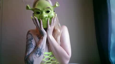 Snapshot of grippy_box chatting on 02-24-25, 12:20 grippy_box online show from 02-24-25, 12:20