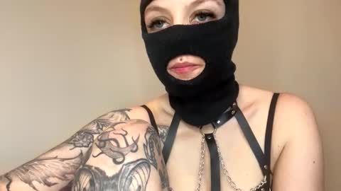 Snapshot of grippy_box chatting on 10-22-25, 01:50 grippy_box online show from 10-22-25, 01:50