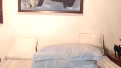 Snapshot of griseldax chatting on 10-12-25, 04:44 griseldax online show from 10-12-25, 04:44