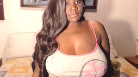 Snapshot of griseldax chatting on 11-17-25, 03:45 griseldax online show from 11-17-25, 03:45