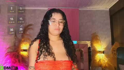 Snapshot of griselle_rousse chatting on 05-30-26, 12:02 online show from 05-30-26, 12:02