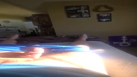 Snapshot of grizzely1975 chatting on 06-12-26, 12:04 grizzely1975 online show from 06-12-26, 12:04