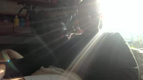 gruendamien online show from 02-10-25, 01:22