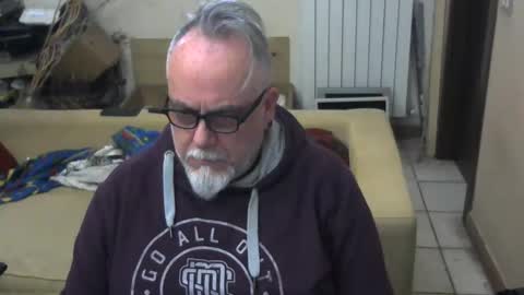 Snapshot of grz65 chatting on 04-06-26, 08:59 GRIZZLY65 online show from 04-06-26, 08:59