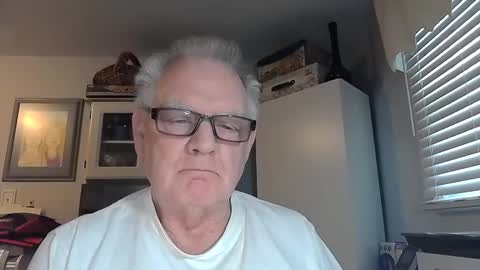 Snapshot of gspotlover1 chatting on 02-05-26, 02:54 Horny Daddy online show from 02-05-26, 02:54