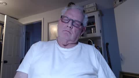 Snapshot of gspotlover1 chatting on 04-11-26, 12:20 Horny Daddy online show from 04-11-26, 12:20