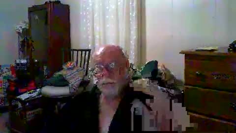 Snapshot of gtnolder60 chatting on 10-22-25, 11:21 Gary online show from 10-22-25, 11:21