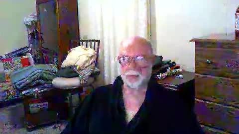 Snapshot of gtnolder60 chatting on 11-04-25, 11:31 Gary online show from 11-04-25, 11:31
