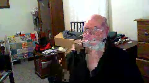 Snapshot of gtnolder60 chatting on 11-09-25, 12:14 Gary online show from 11-09-25, 12:14