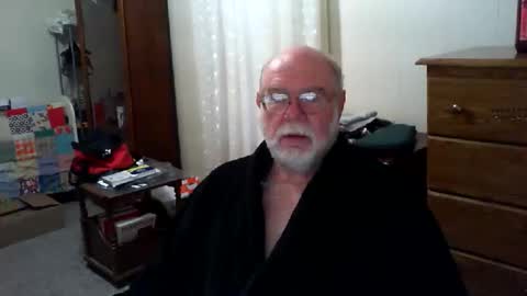 Snapshot of gtnolder60 chatting on 11-14-25, 12:04 Gary online show from 11-14-25, 12:04