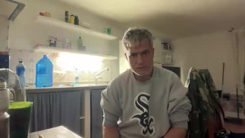 guardiannif_ online show from 04-25-26, 02:03