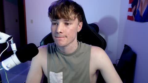 gucciboi4 online show from 03-02-25, 04:28