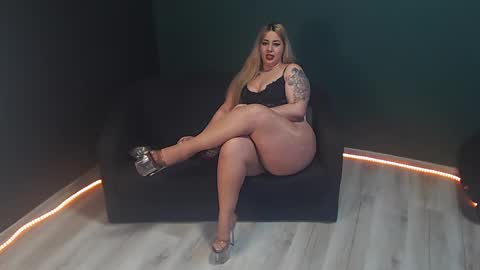 Snapshot of guess__whoo chatting on 02-23-25, 03:40 guess__whoo online show from 02-23-25, 03:40