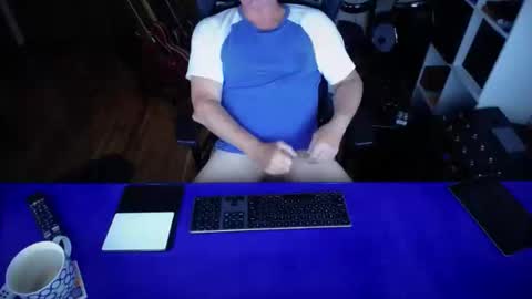 Snapshot of guesswhatigot2 chatting on 02-26-25, 11:52 guesswhatigot2 online show from 02-26-25, 11:52