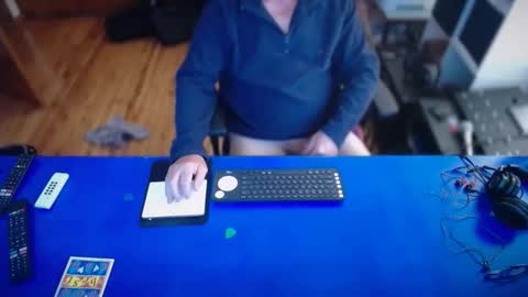 Snapshot of guesswhatigot2 chatting on 12-02-25, 07:57 guesswhatigot2 online show from 12-02-25, 07:57