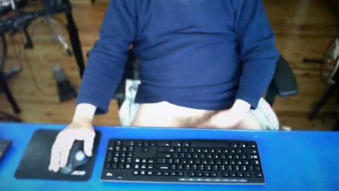 Snapshot of guesswhatigot2 chatting on 06-14-26, 04:47 guesswhatigot2 online show from 06-14-26, 04:47