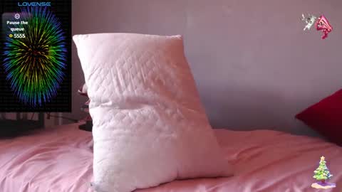 Snapshot of guillesmith2021 chatting on 01-11-25, 05:51 Angel online show from 01-11-25, 05:51