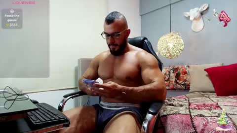 Snapshot of guillesmith2021 chatting on 01-30-25, 11:55 Angel online show from 01-30-25, 11:55