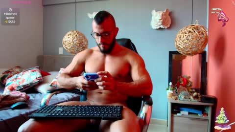 Snapshot of guillesmith2021 chatting on 01-31-25, 04:59 Angel online show from 01-31-25, 04:59