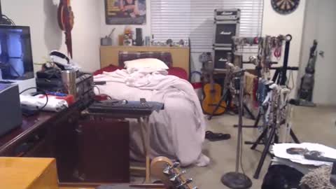 Snapshot of guitarsexgod chatting on 11-13-25, 10:03 Mario online show from 11-13-25, 10:03