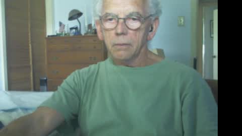 Snapshot of gulfcoast1952 chatting on 06-08-26, 08:09 Roy online show from 06-08-26, 08:09