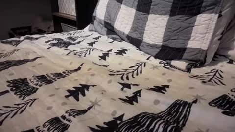 Snapshot of gumbywanna chatting on 01-03-25, 01:05 gumbywanna online show from 01-03-25, 01:05