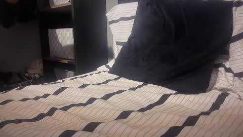 Snapshot of gumbywanna chatting on 01-11-25, 10:40 gumbywanna online show from 01-11-25, 10:40