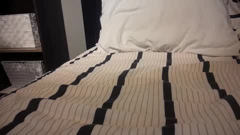 Snapshot of gumbywanna chatting on 01-17-25, 01:25 gumbywanna online show from 01-17-25, 01:25