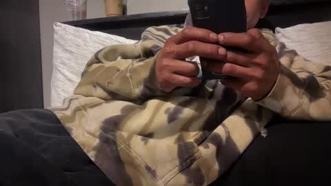 Snapshot of gumbywanna chatting on 02-23-25, 01:13 gumbywanna online show from 02-23-25, 01:13