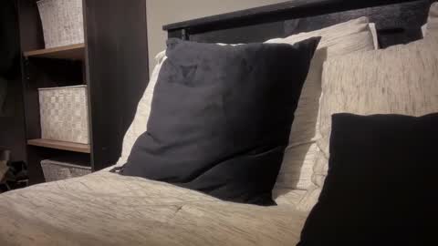 Snapshot of gumbywanna chatting on 03-08-25, 08:14 gumbywanna online show from 03-08-25, 08:14