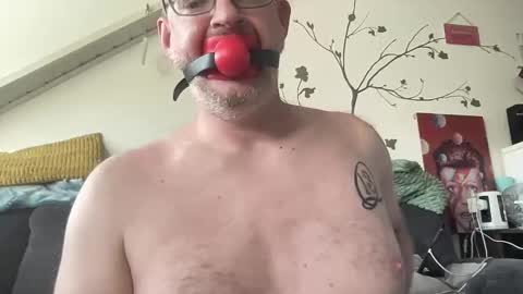 Snapshot of gummicasual chatting on 11-17-25, 12:55 gummicasual online show from 11-17-25, 12:55