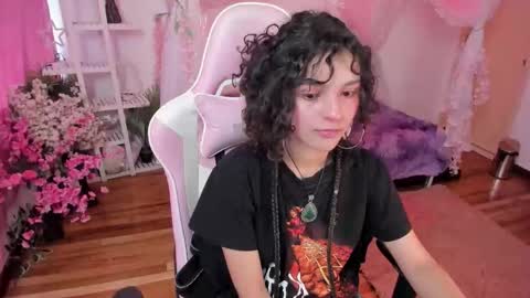 Snapshot of gummo_ chatting on 12-13-25, 07:53 gummo_ online show from 12-13-25, 07:53