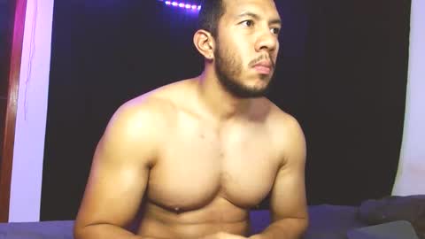 Snapshot of gurushake chatting on 11-24-25, 04:23 holl latino online show from 11-24-25, 04:23