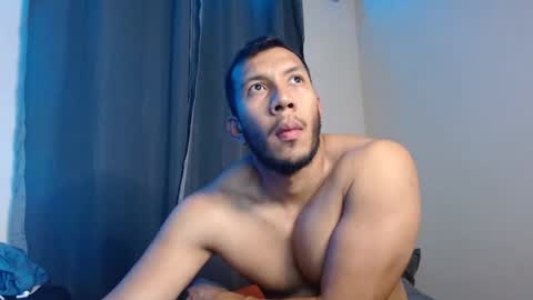 Snapshot of gurushake chatting on 01-06-26, 02:04 holl latino online show from 01-06-26, 02:04