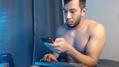 Snapshot of gurushake chatting on 01-09-26, 03:31 holl latino online show from 01-09-26, 03:31